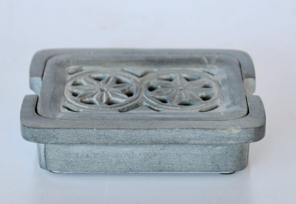 Grey Stone Cutout Soap Dish With Loose Lid